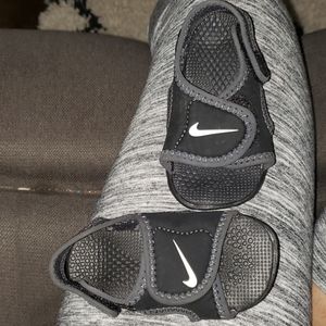 Baby nike sandals 4c